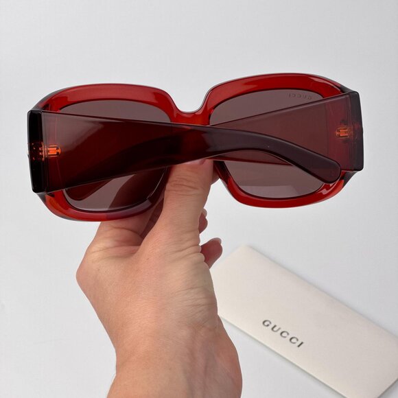 Gucci GG1402S Sunglasses – Transparent Burgundy Frame Brown  | Model GG1402S 003 - Picture 4 of 10